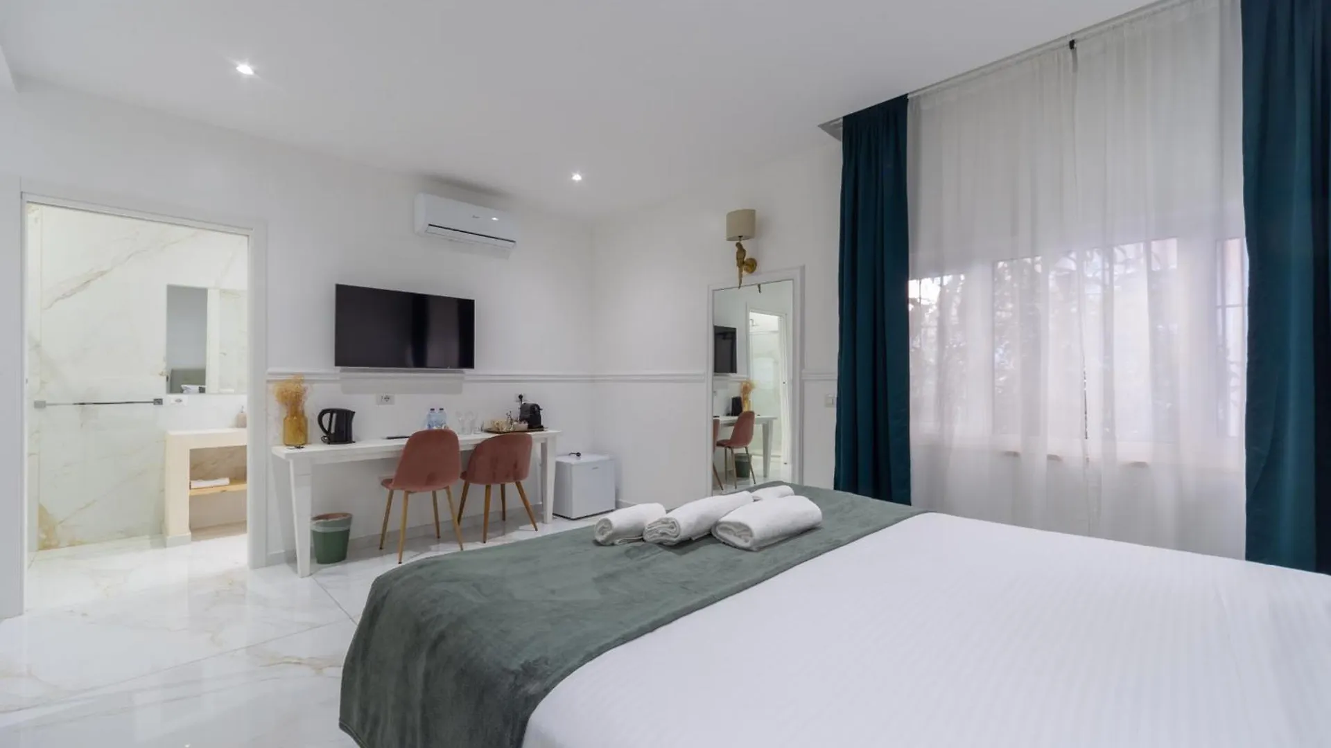 Leia Hospitality Otel Milano 0*,  İtalya