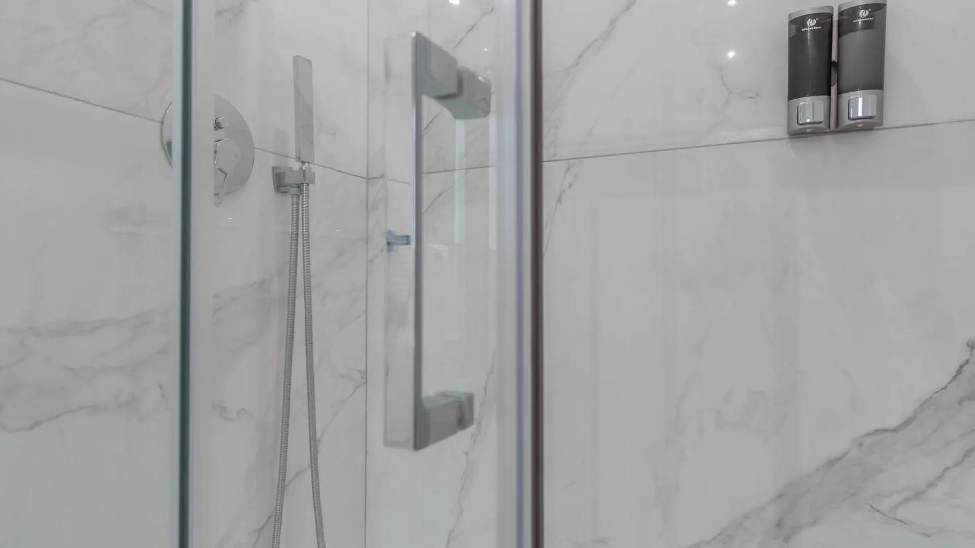 Leia Hospitality Otel Milano İtalya