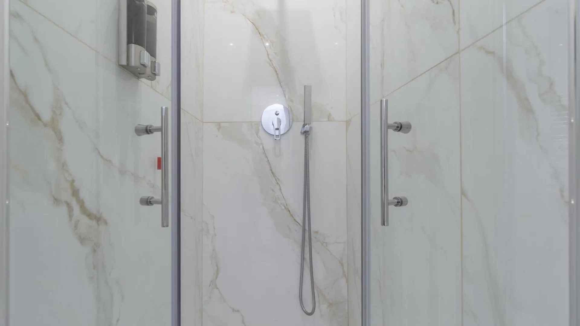 Leia Hospitality Otel Milano 0*,