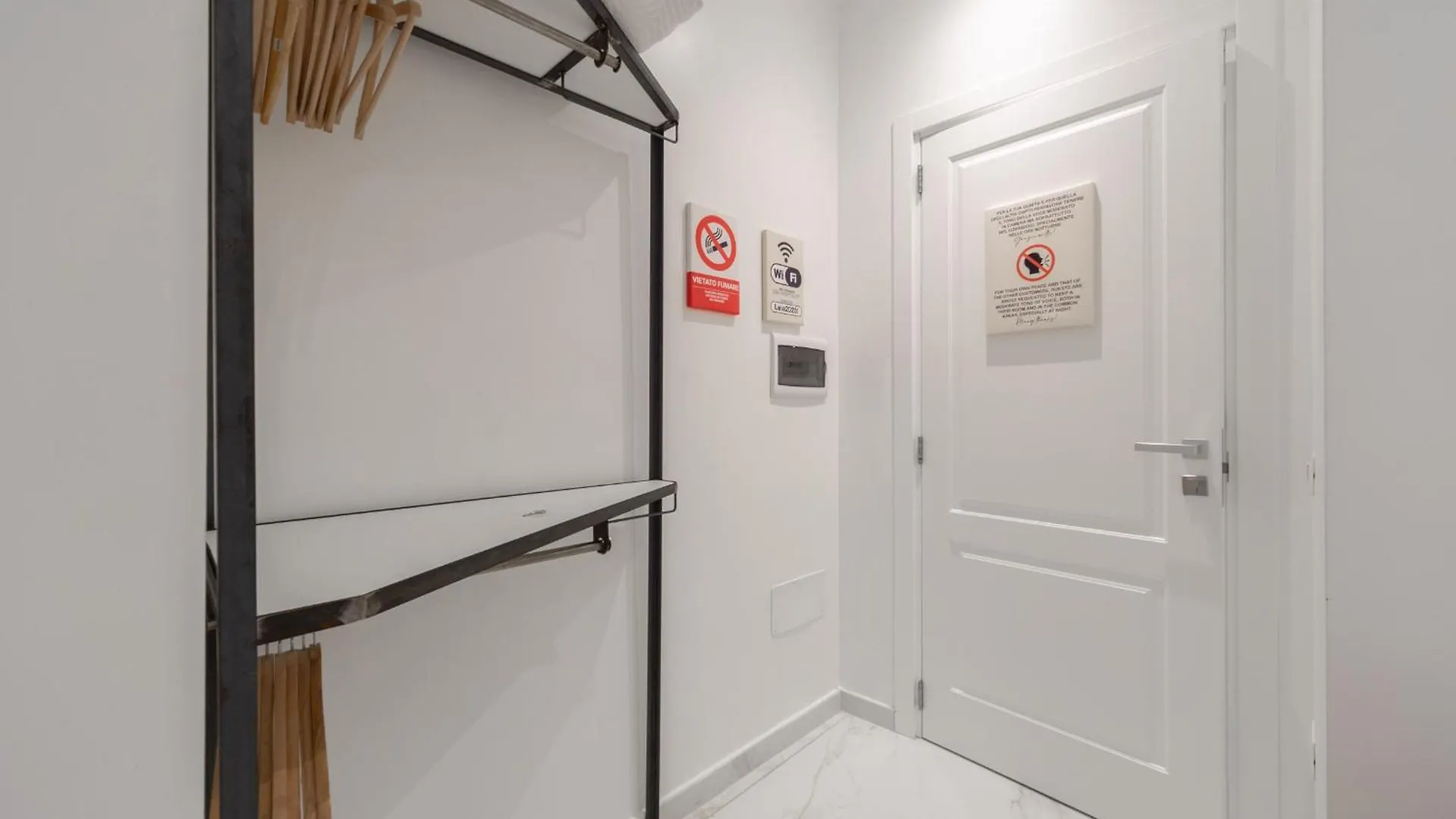 Leia Hospitality Otel Milano 0*,